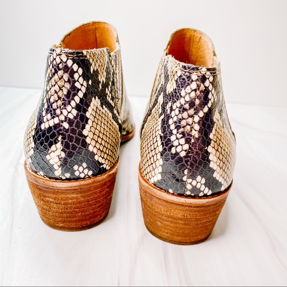 NEW Madewell Sonia Leather Snakeskin Chelsea Boot - Picture 4 of 14